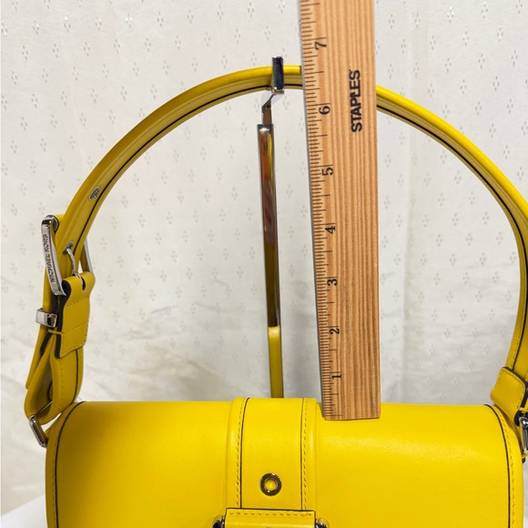 Michael Kors MICHAEL MICHAEL KORS
Colby Medium Leather Shoulder Bag - Picture 13 of 16